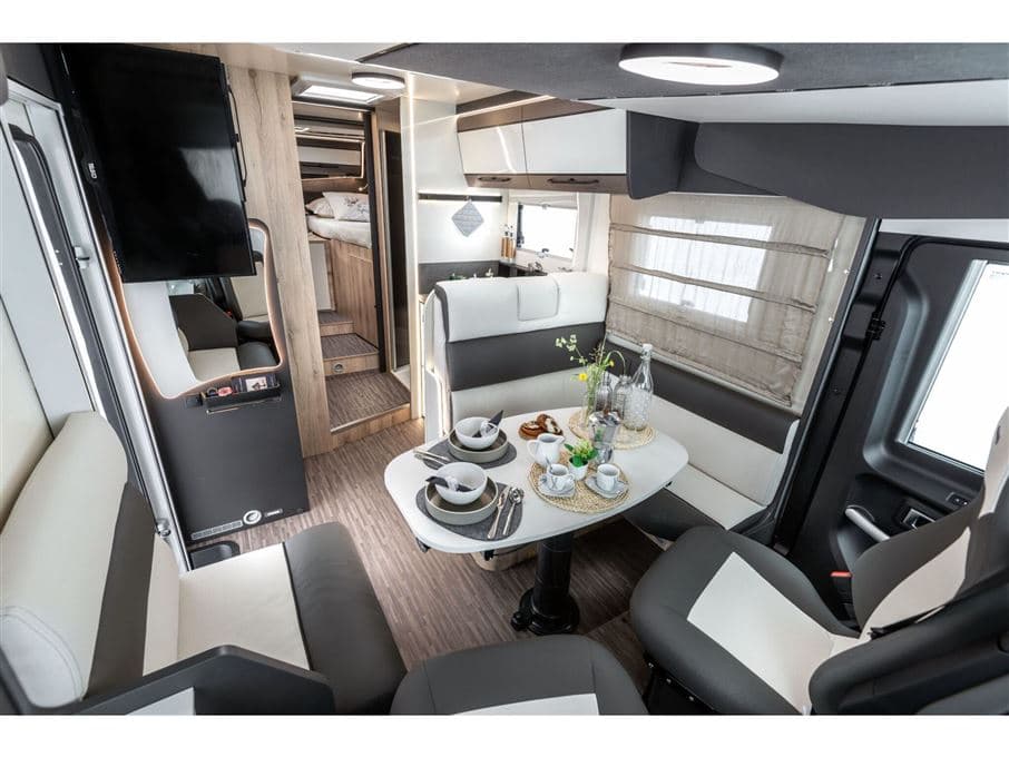 Elnagh Magnum 530 - miniature 1