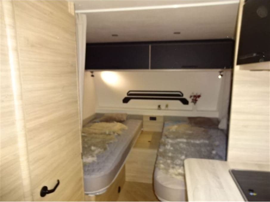 Caravelair Sport Line 492 - miniature 1