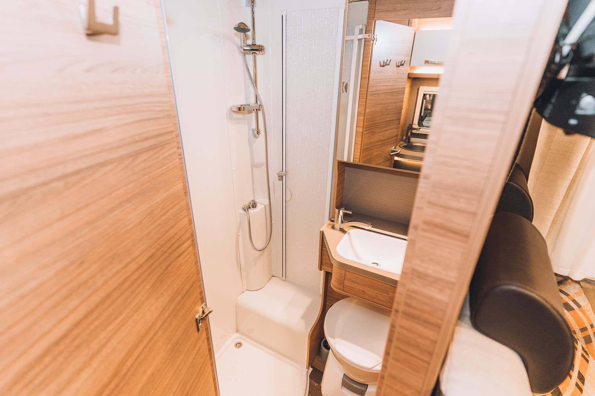 Weinsberg 640 MEG Suite Pepper Edition - miniature 1