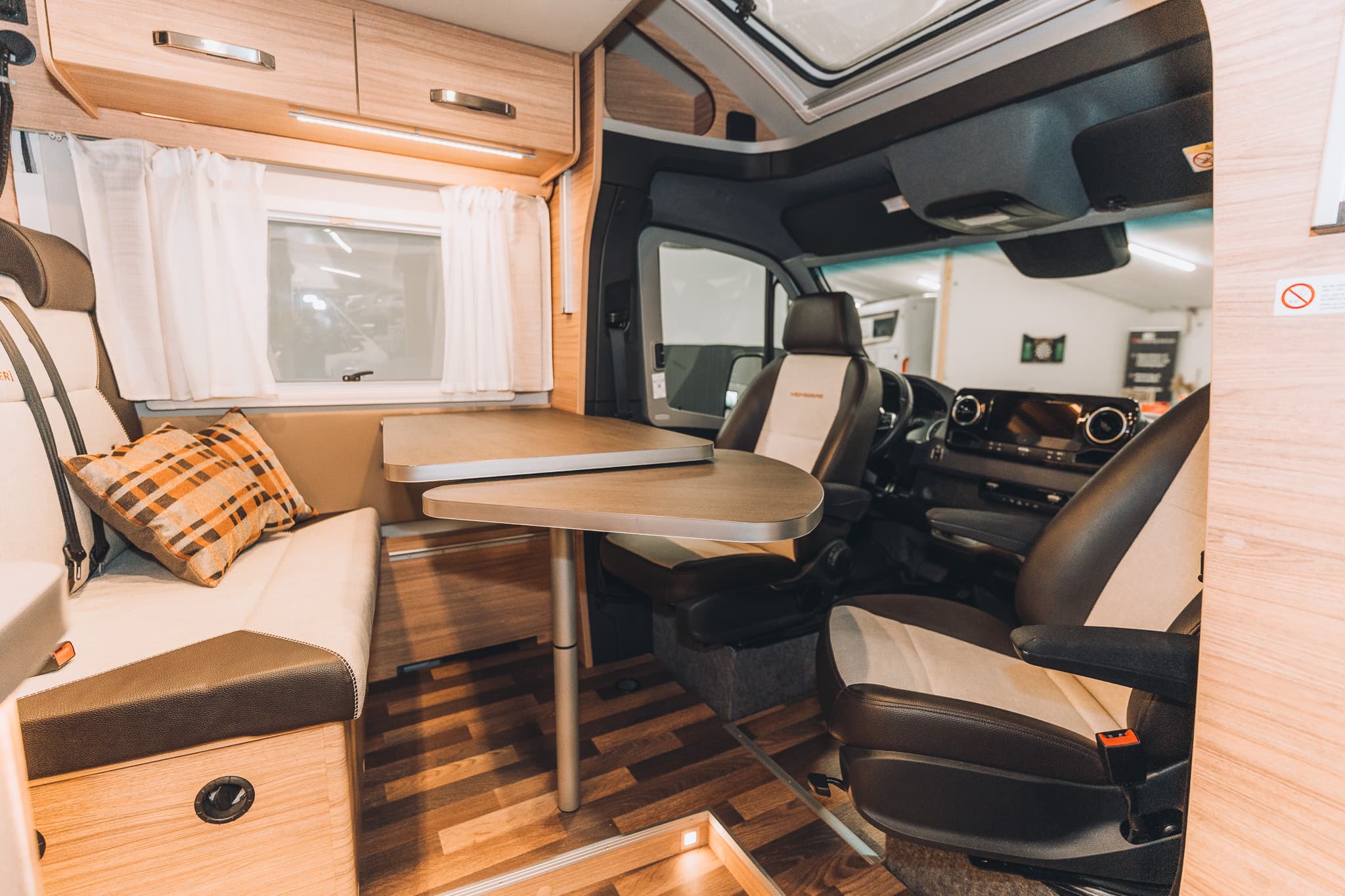 Weinsberg 640 MEG Suite Pepper Edition - miniature 1