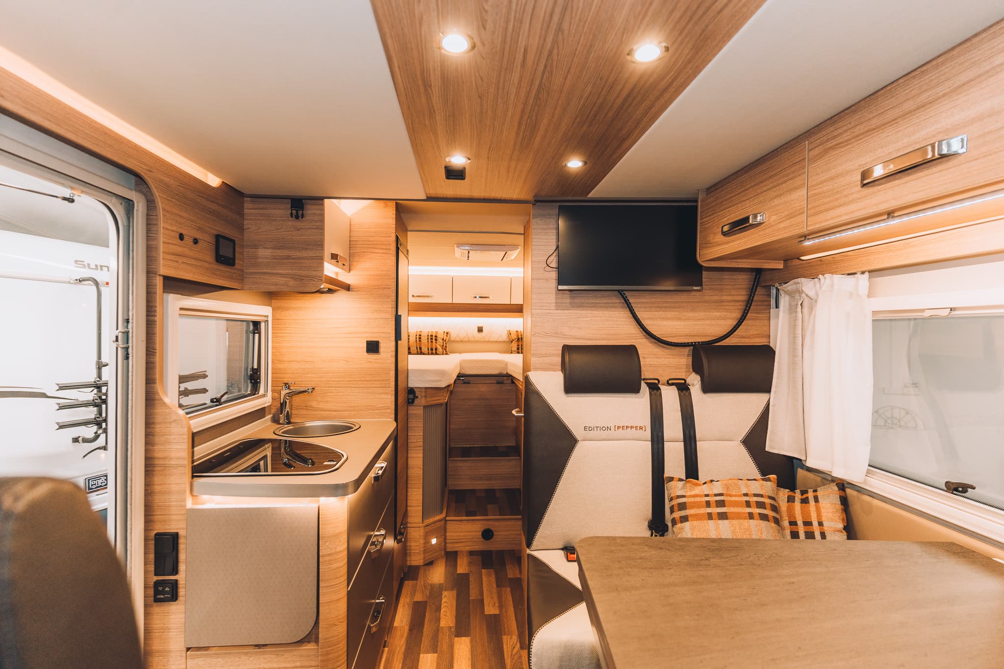 Weinsberg 640 MEG Suite Pepper Edition - miniature 1