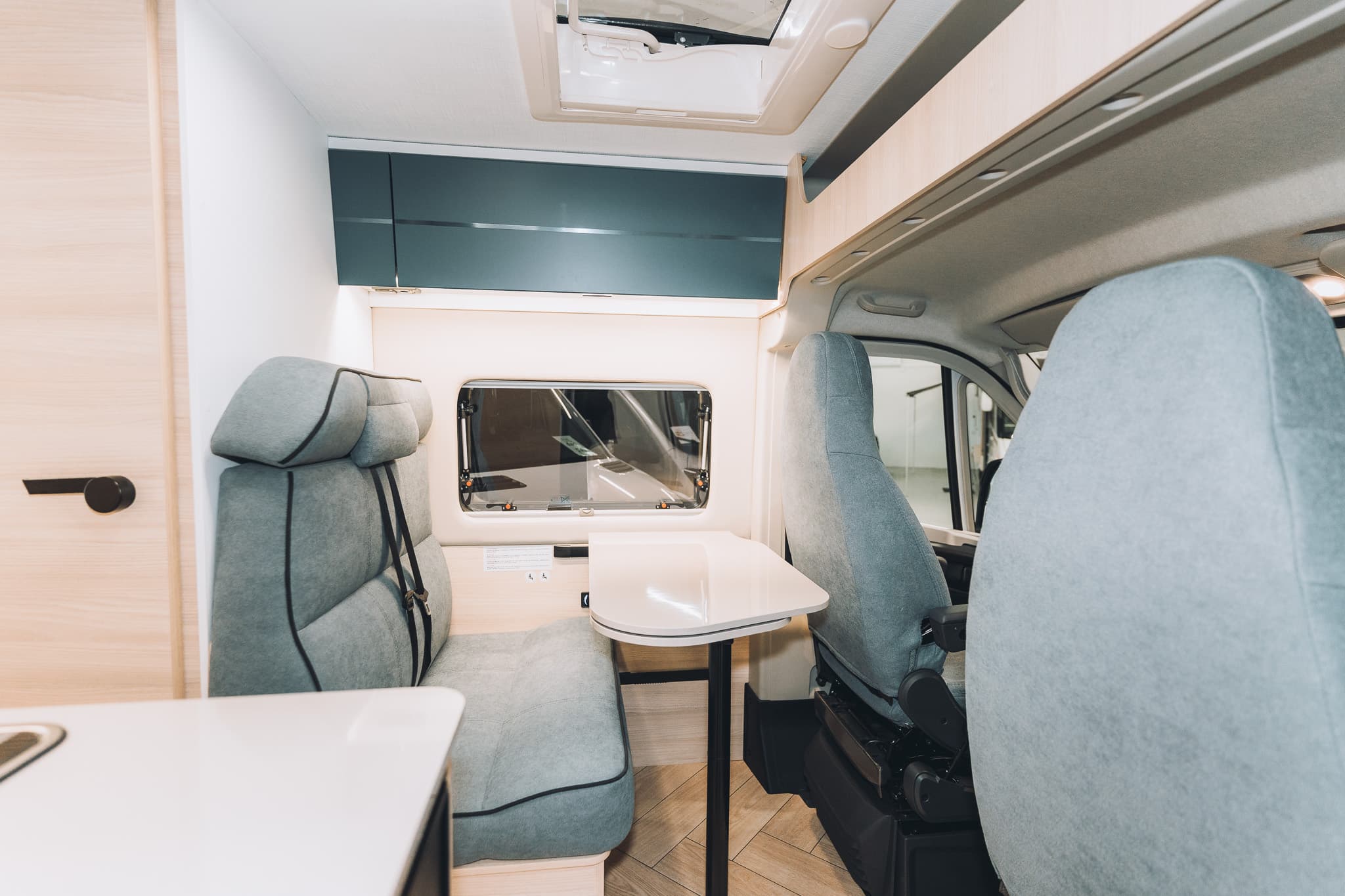 Chausson Van First Line V594 - miniature 1