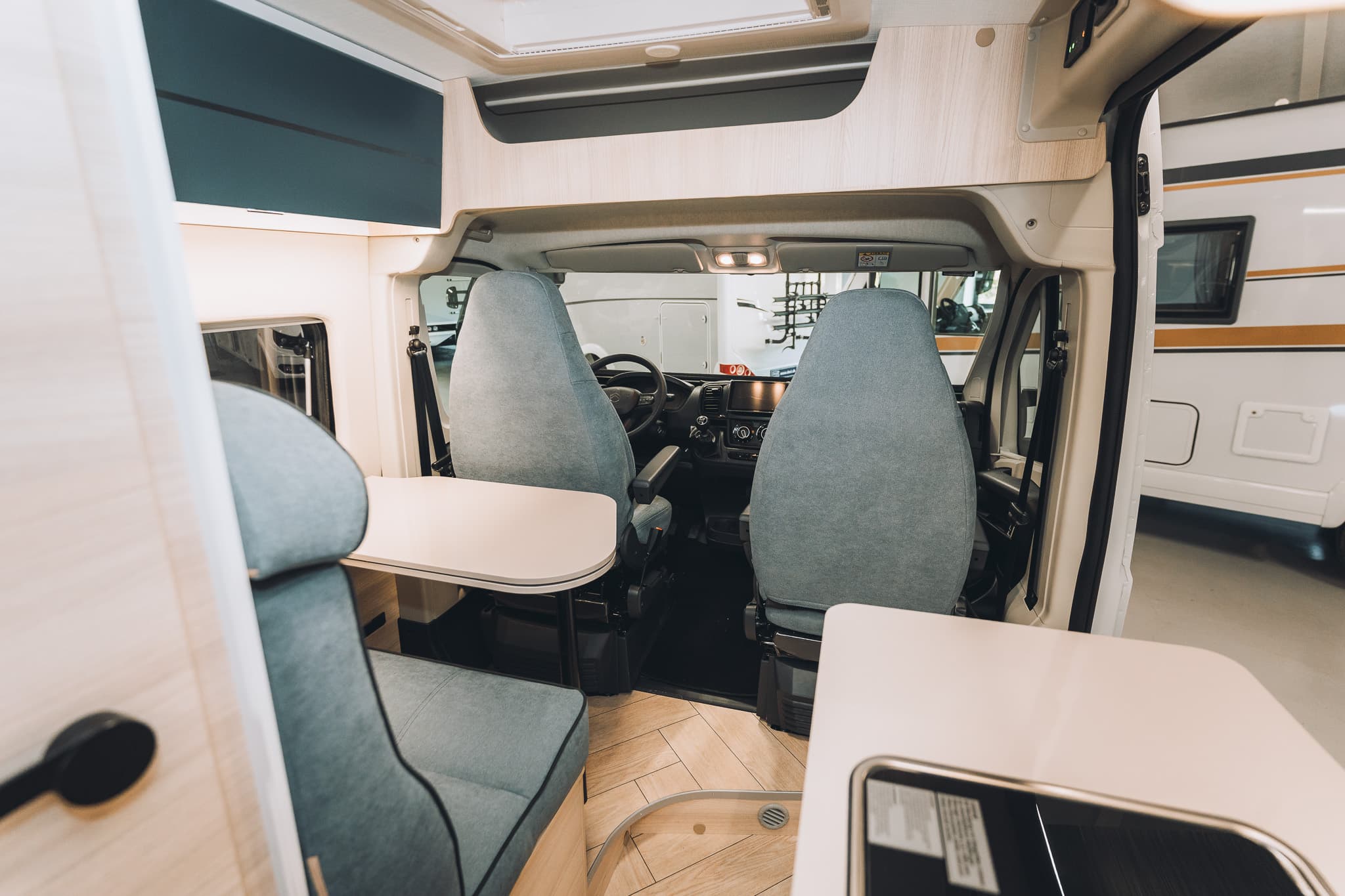 Chausson Van First Line V594 - miniature 1