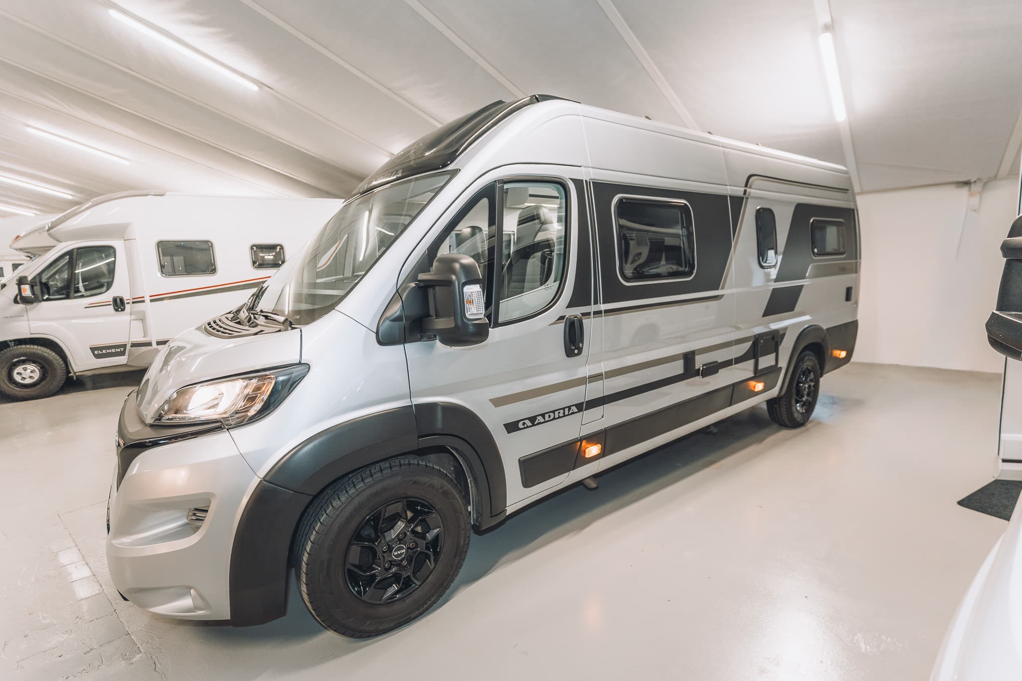 Adria Twin 640 SGX - miniature 1