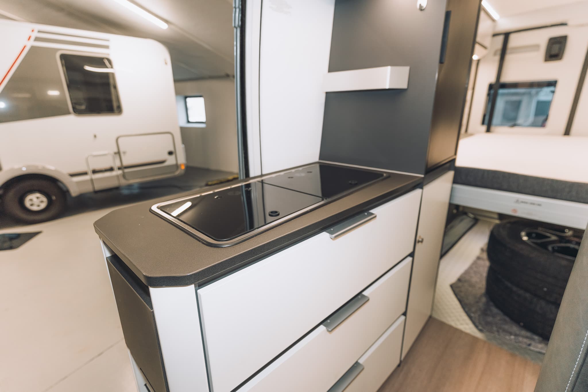 Adria Twin 640 SGX - miniature 1